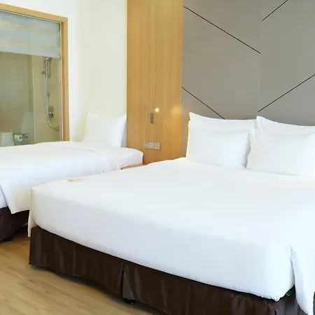 Aquamarine Beachfront Resort & Spa Cam Ranh Exterior photo