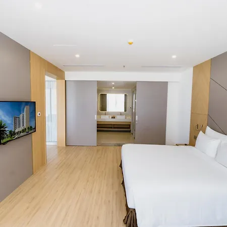 Aquamarine Beachfront Resort & Spa Cam Ranh Exterior photo