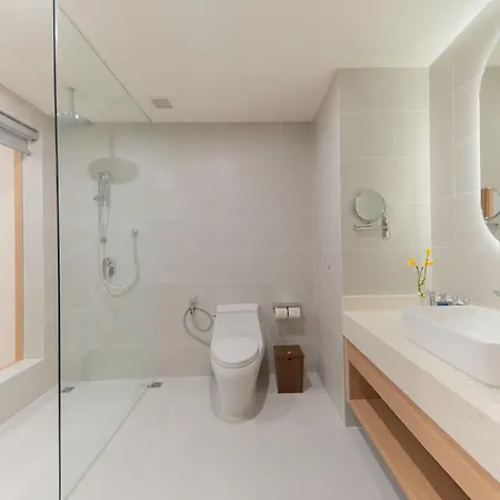 Aquamarine Beachfront Resort & Spa Cam Ranh Exterior photo