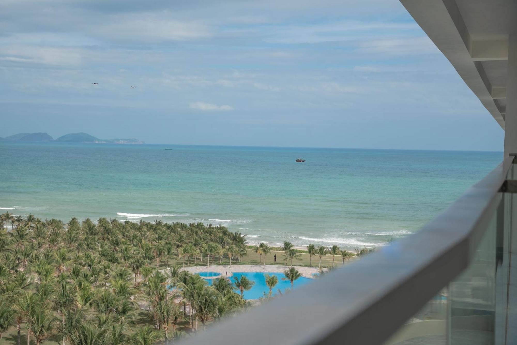 Aquamarine Beachfront & Курортный комплекс Камрань