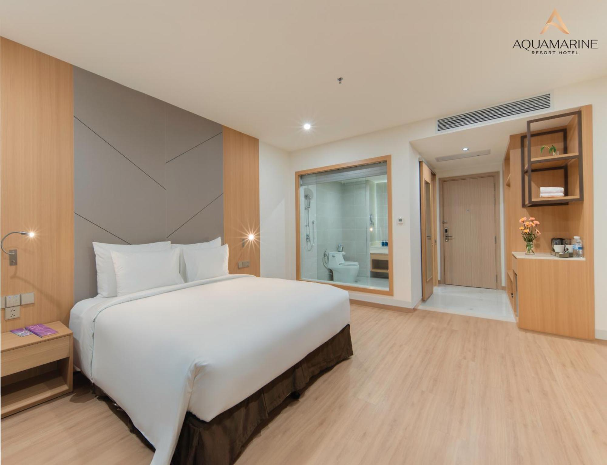 Aquamarine Beachfront & Курортный комплекс