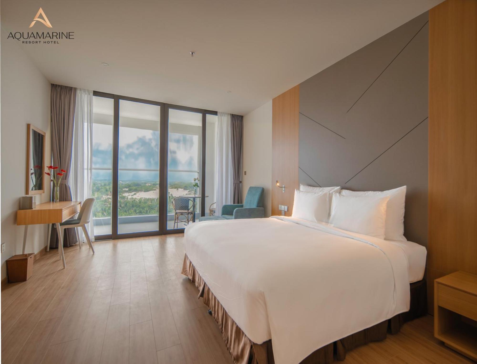 Курортный комплекс Aquamarine Beachfront & 5*