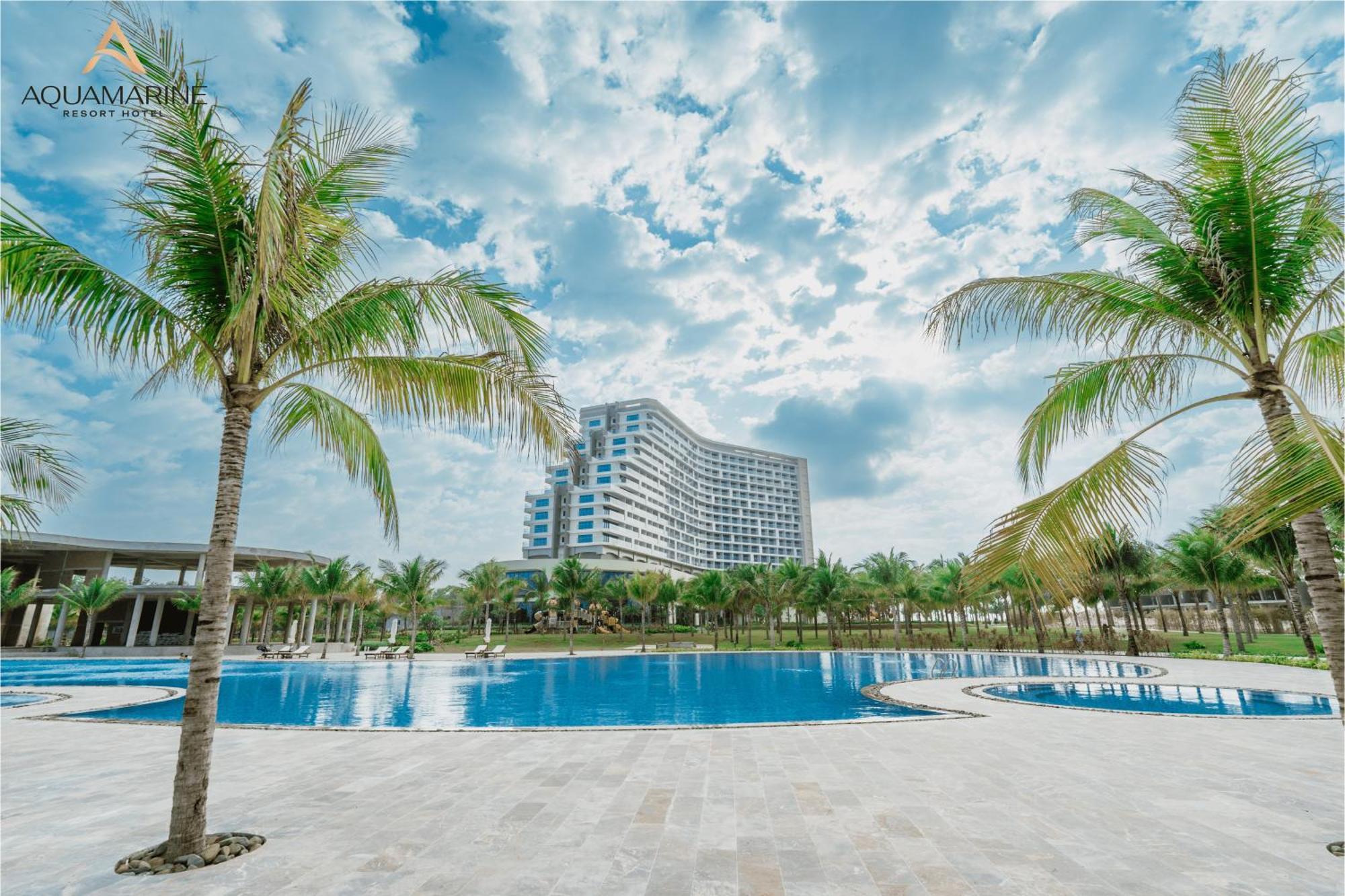 Aquamarine Beachfront & Курортный комплекс 5*