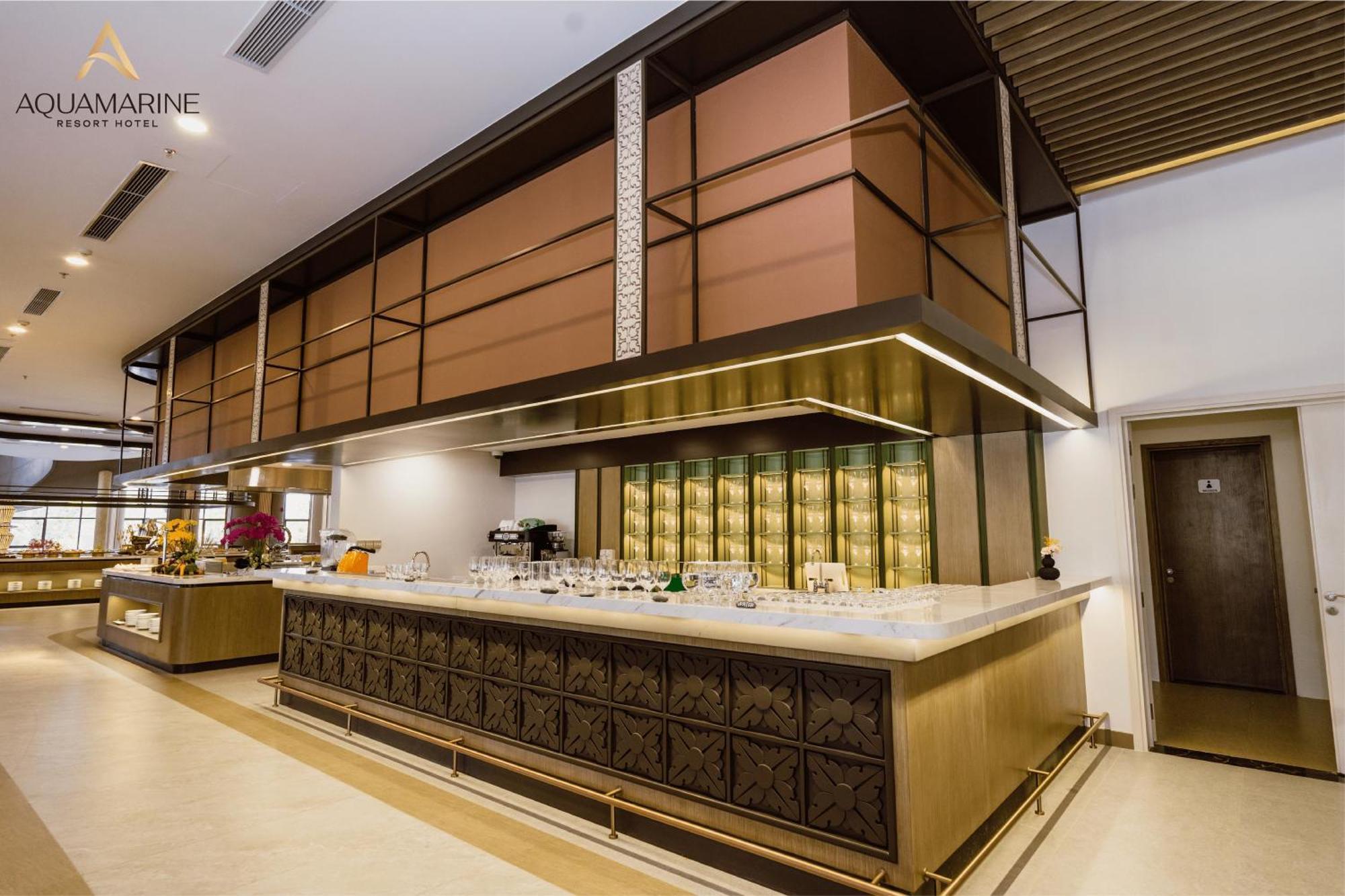 Aquamarine Beachfront & 5* Камрань