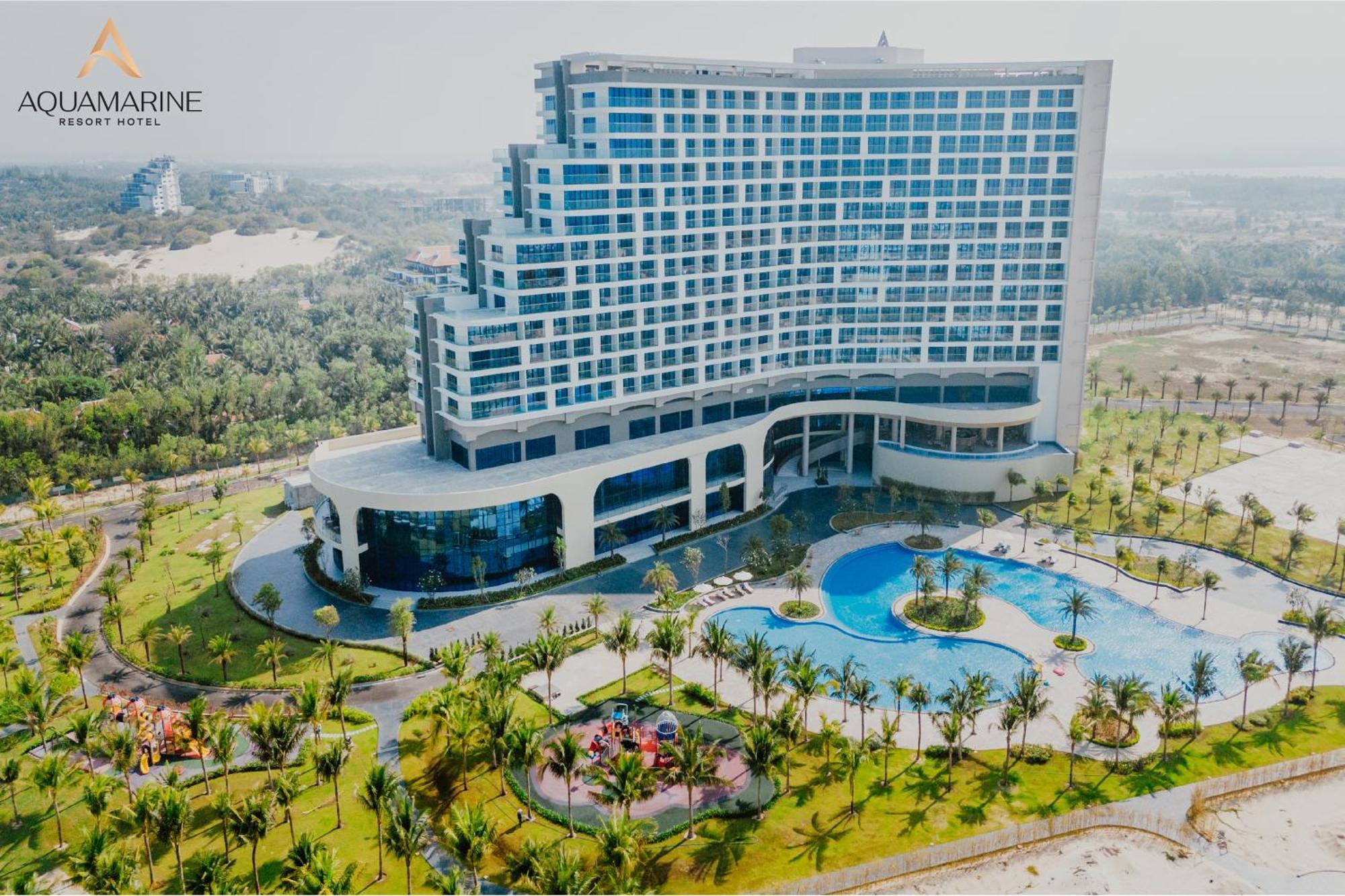 Курортный комплекс Aquamarine Beachfront & 5*
