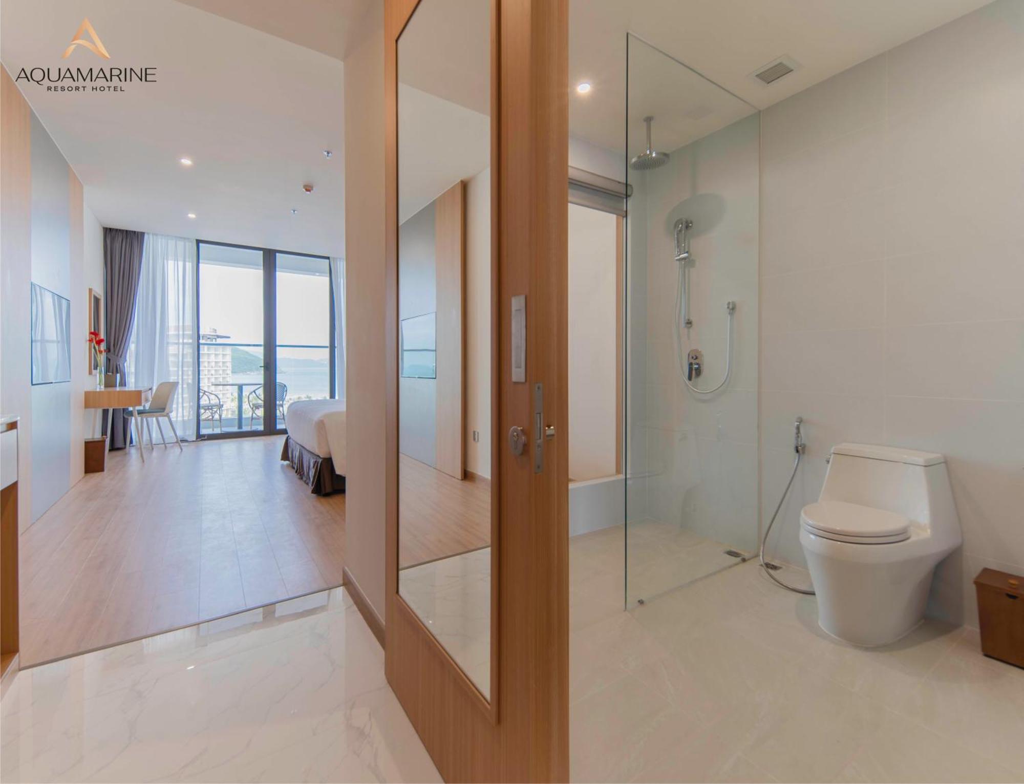 Aquamarine Beachfront & 5* Камрань